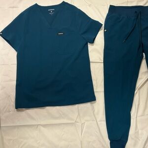 Jaanuu Teal Scrub Set